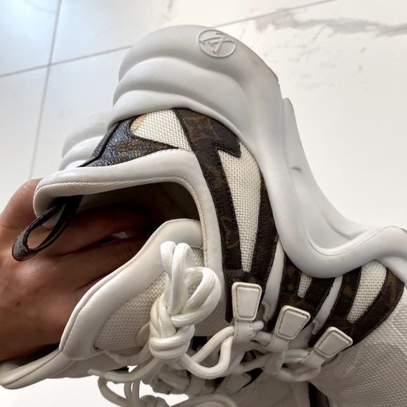 Louis Vuitton ARCHLIGHT SNEAKER - Picture 3 of 3